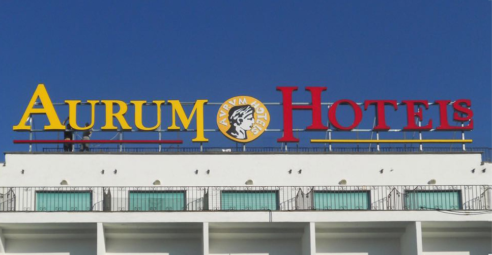 monaco pubblicita insegna aurum hotels